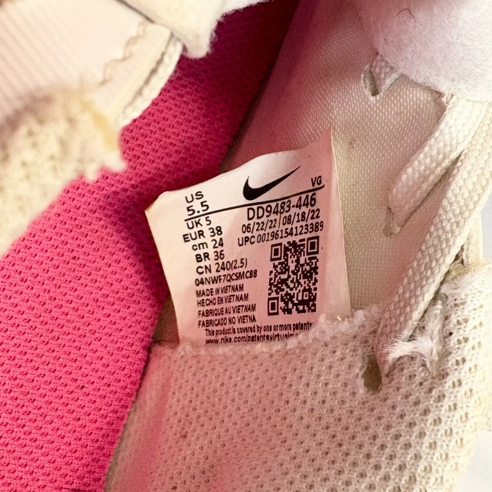 Nike Phantom GX Club Soccer Cleats Blue/Pink Men’s Size 5.5‎ Women’s 7, 7.5